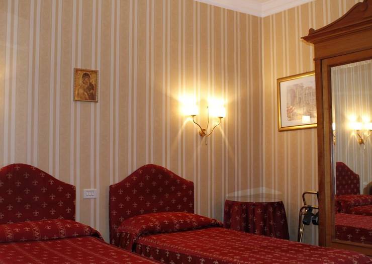 Camera quadrupla standard Hotel Sistina Roma Camera quadrupla standard Hotel Sistina Roma