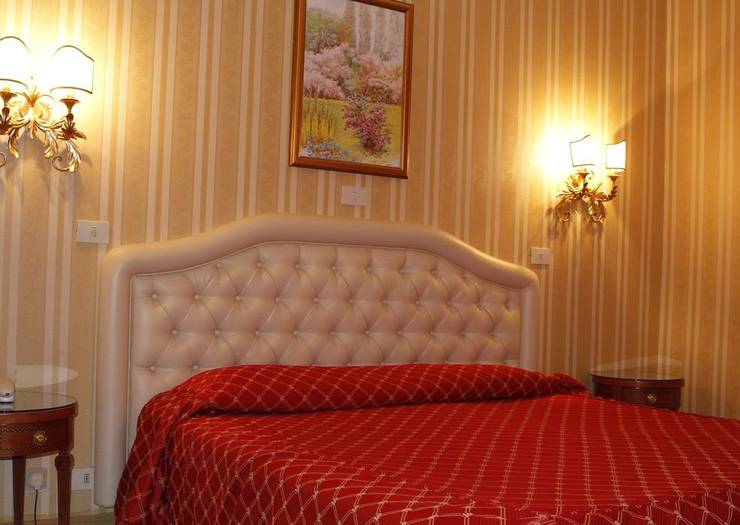 Standard double room Sistina Hotel Rome