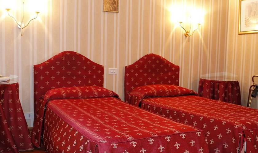 Camera quadrupla standard Hotel Sistina Roma Camera quadrupla standard Hotel Sistina Roma
