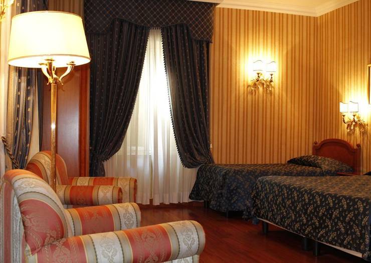 Habitación triple estándar Hotel Sistina Roma