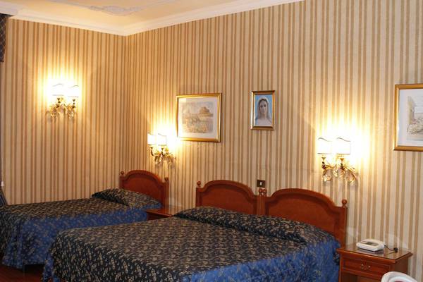 Standard triple room sistina hotel rome Standard triple room sistina hotel rome
