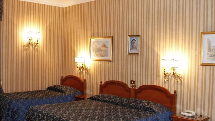 Chambre triple standard Hotel Sistina Rome