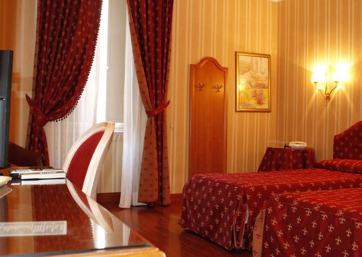 Camera quadrupla standard Hotel Sistina Roma Camera quadrupla standard Hotel Sistina Roma
