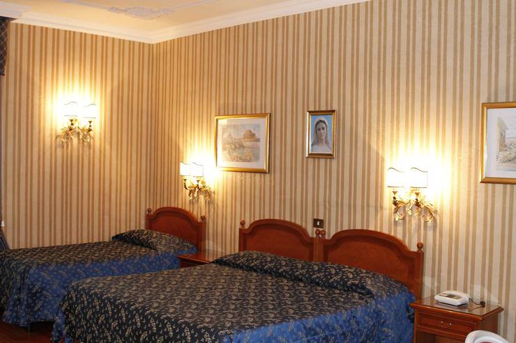 Standard triple room sistina hotel rome Standard triple room sistina hotel rome