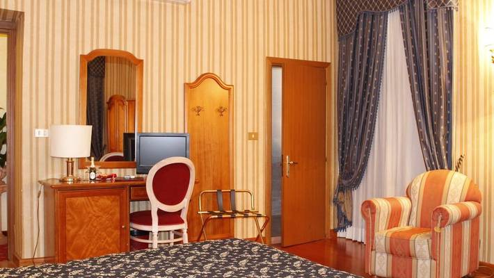 Standard double room for single use Sistina Hotel Rome