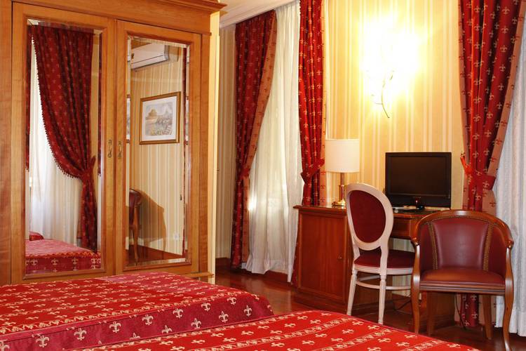 Camera quadrupla standard hotel sistina roma Camera quadrupla standard hotel sistina roma