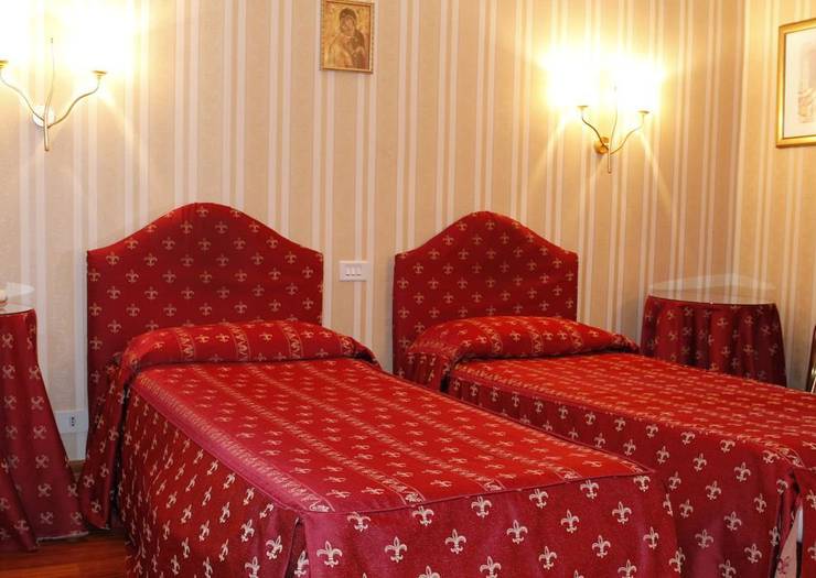 Camera quadrupla standard Hotel Sistina Roma Camera quadrupla standard Hotel Sistina Roma