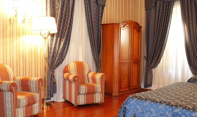 Standard double room for single use Sistina Hotel Rome