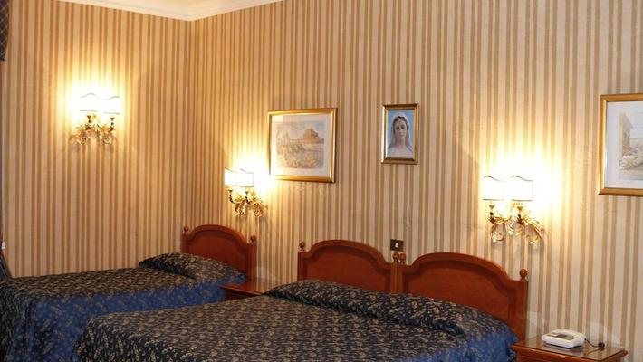 Camera Tripla Standard Hotel Sistina Roma Camera Tripla Standard Hotel Sistina Roma